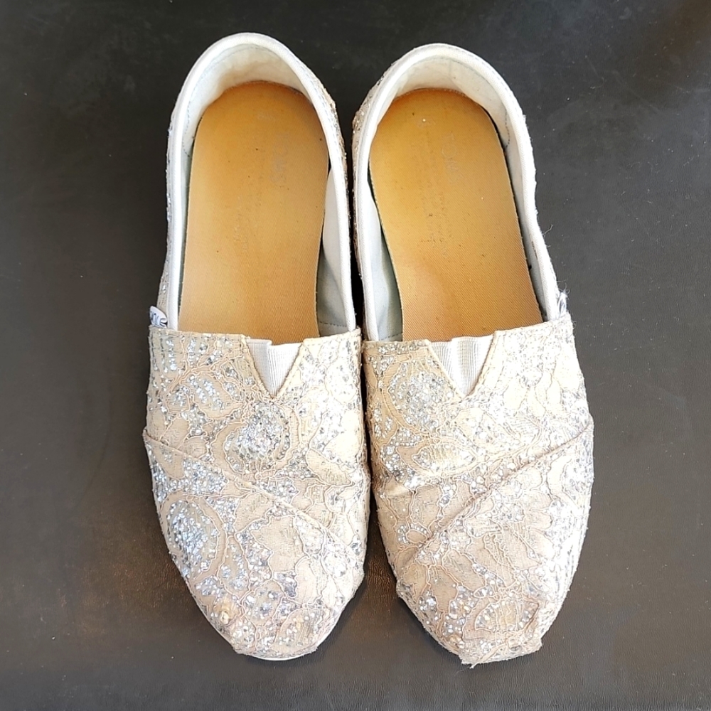 Toms